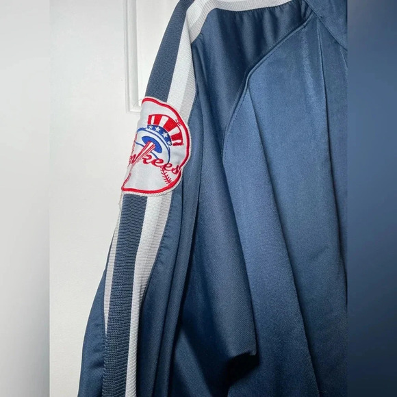 New York Yankees Men's XL Athletic Jacket Baseball Training Striped Sleeve Logo - Picture 2 of 7